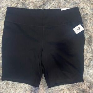 Active Zone women black shorts. Size 2XL. NWT.